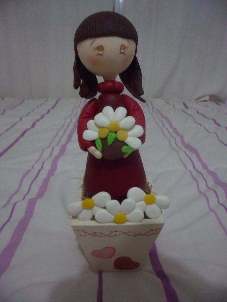 Enfeite vasinho com bonequinha